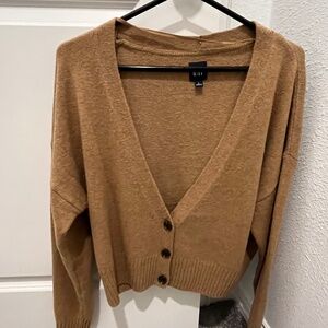 New GAP 3 button cardigan in camel
